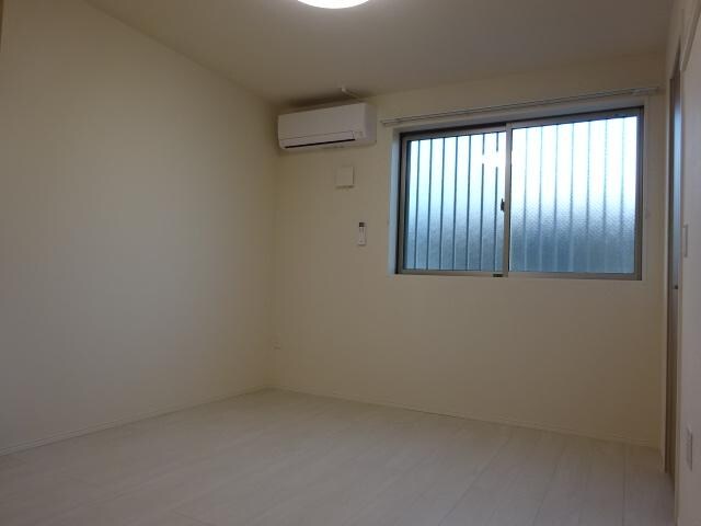 物件内観写真12　(洋室)