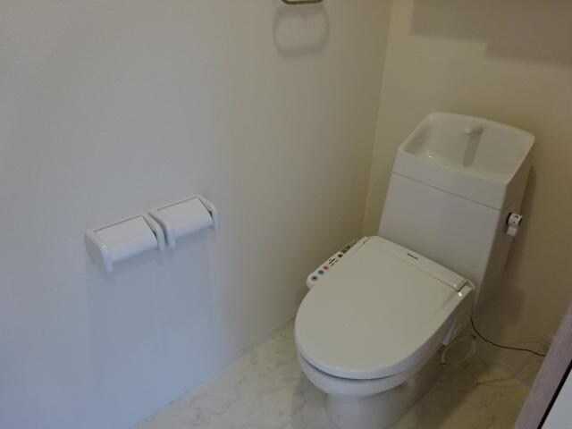 物件内観写真17　(シャワー付トイレ)