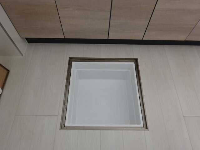 物件内観写真22　(床下収納)