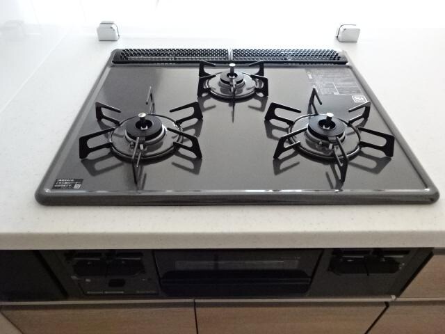 物件内観写真23　(３口ガスコンロ)