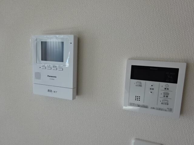 物件内観写真26　(カメラ付インターホン)