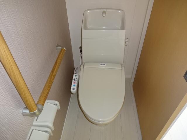 物件内観写真12　(シャワー付トイレ)