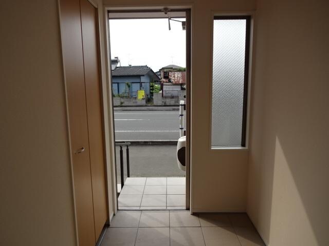 物件内観写真13　(広めの玄関)