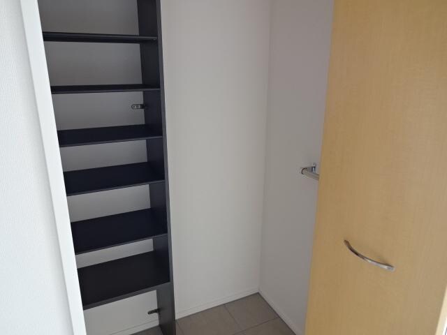 物件内観写真18　(シューズクローク)