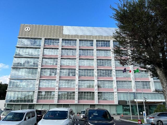 物件外観写真4　(小山市役所まで917ｍ)