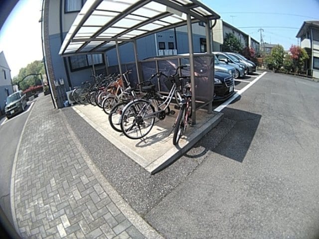 物件内観写真16　(駐輪場)