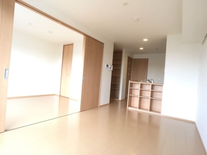 物件内観写真4　(リビング)