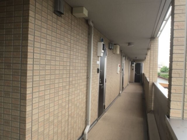 物件外観写真3　(エントランス)