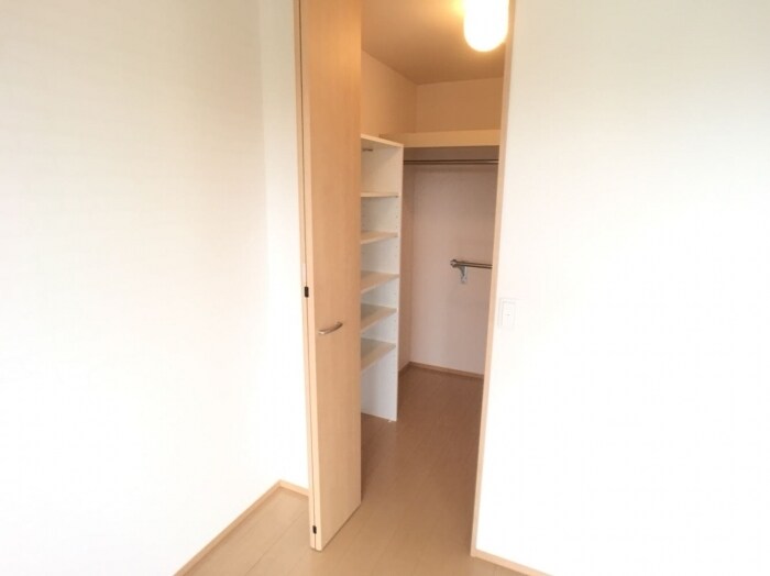 物件内観写真10　(収納)