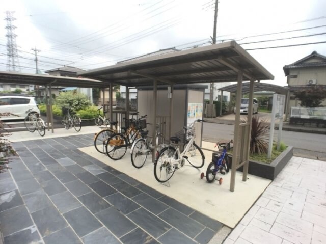 物件内観写真16　(駐輪場)