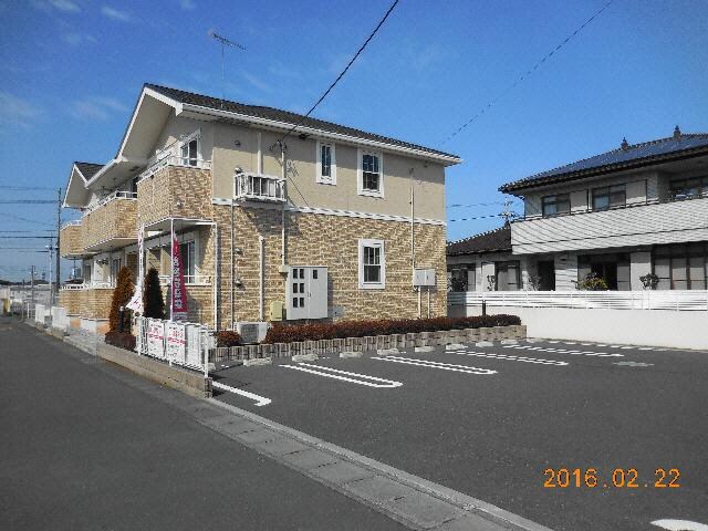 物件外観写真3　(駐車場)