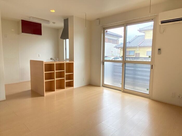 物件内観写真3　(リビング)