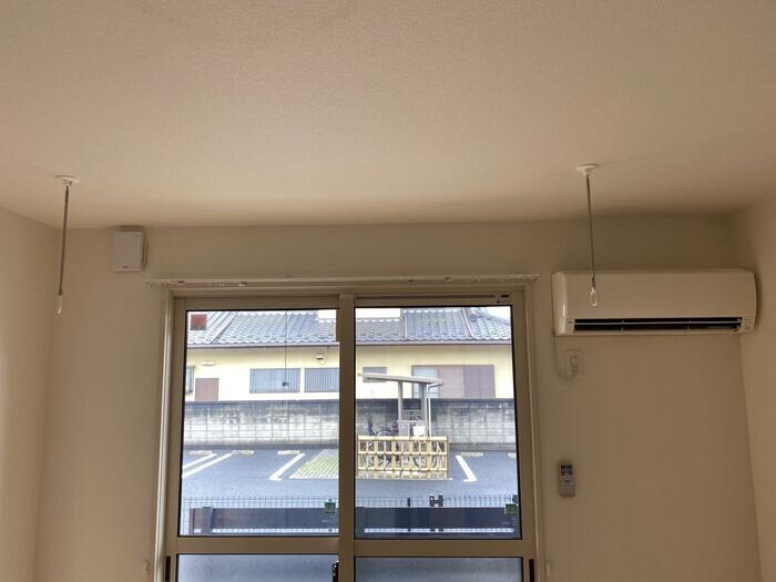 物件内観写真15　(室内物干し)