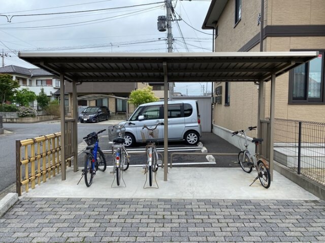 物件内観写真16　(駐輪場)