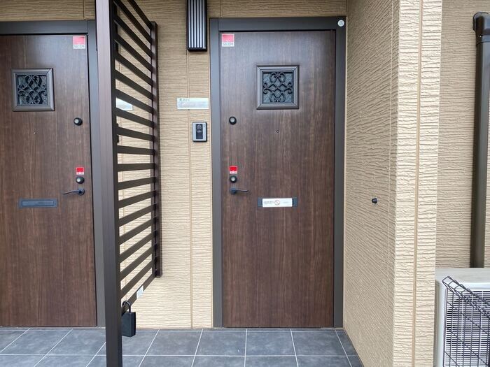 物件内観写真18　(玄関ドア)
