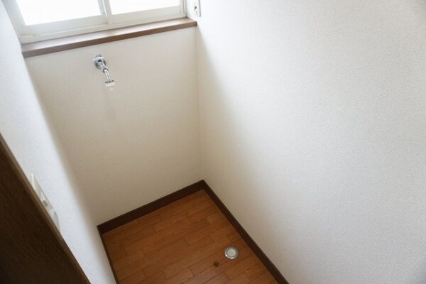 建物設備(室内に洗濯機置き場がございます。)