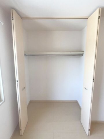 物件内観写真12　(収納)