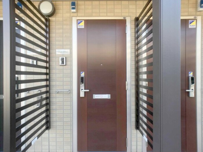 物件外観写真3　(エントランス)