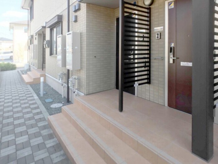 物件外観写真4　(ロビー)