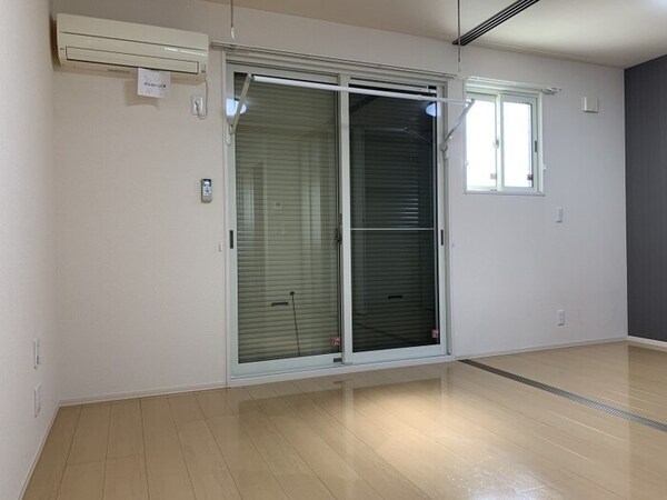 居室(シャッター雨戸)