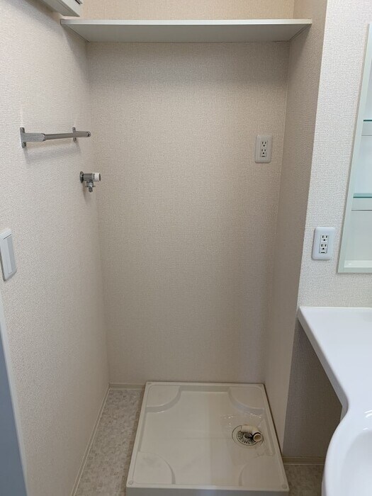 物件内観写真16　(洗濯機置き場)