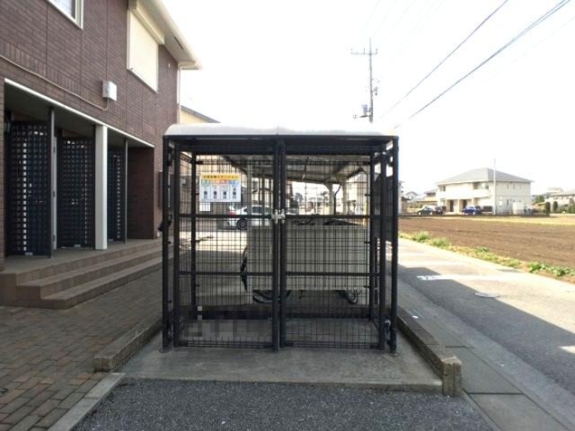 物件外観写真5　(敷地内ごみステーション)