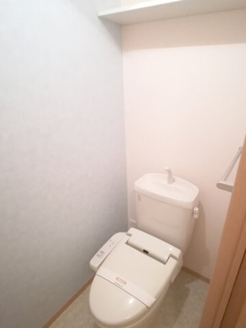 物件内観写真14　(温水洗浄暖房便座)