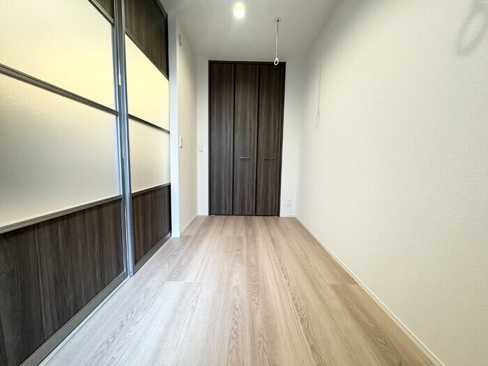 物件内観写真11　(洋室)