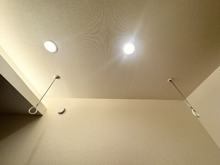 物件内観写真28　(室内物干し)