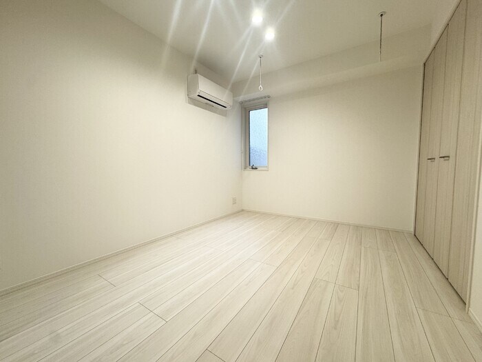 物件内観写真11　(洋室)