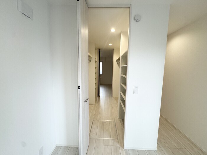 物件内観写真20　(ウォークスルークローゼット)