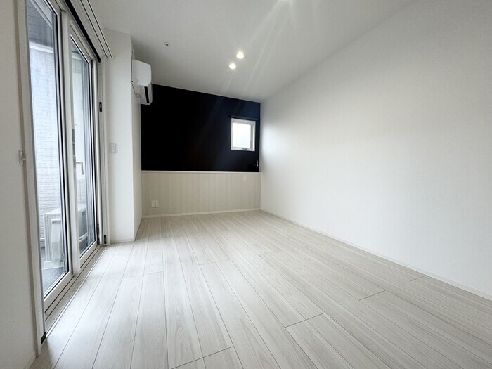 物件内観写真13　(洋室)