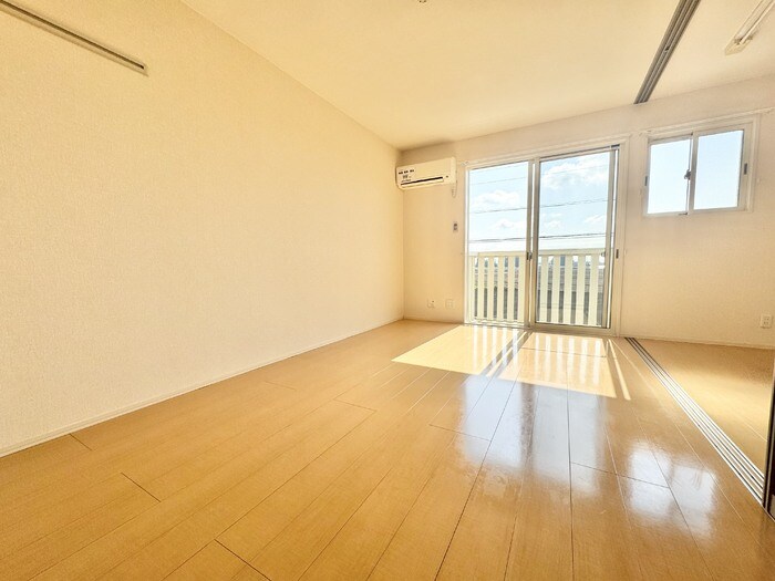 物件内観写真4　(LDK)