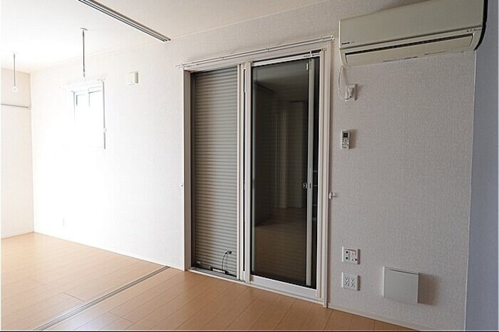 物件内観写真21　(シャッター雨戸)