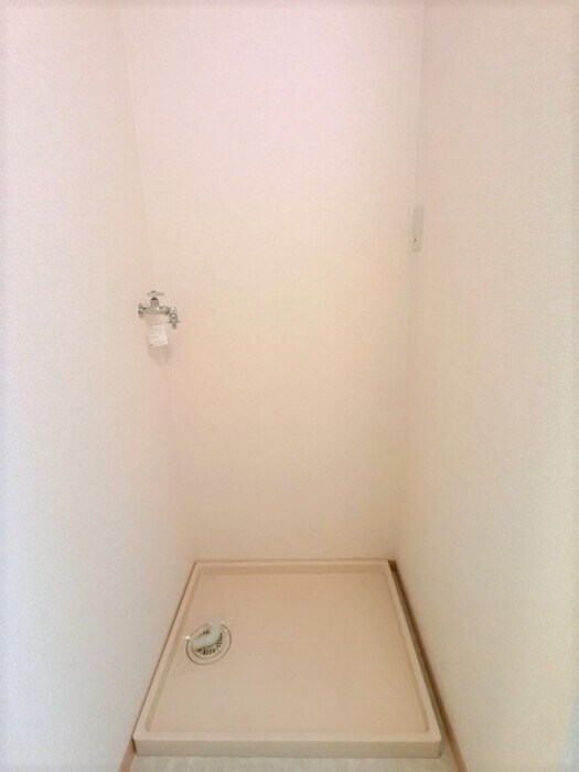 物件内観写真16　(洗面室 洗濯機置き場)