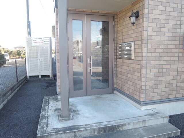 物件外観写真5　(エントランス)