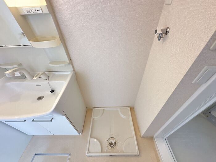 物件内観写真13　(洗濯機置場)