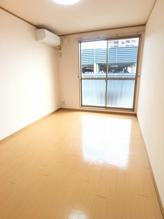 物件内観写真10　(２Ｆ洋室（エアコン付き）)