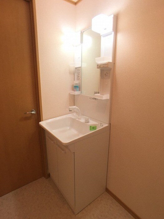 物件内観写真11　(洗面所)