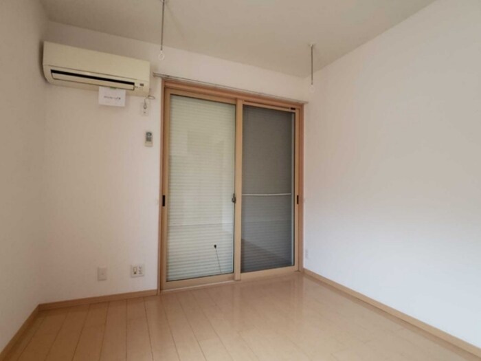 物件内観写真17　(シャッター雨戸)