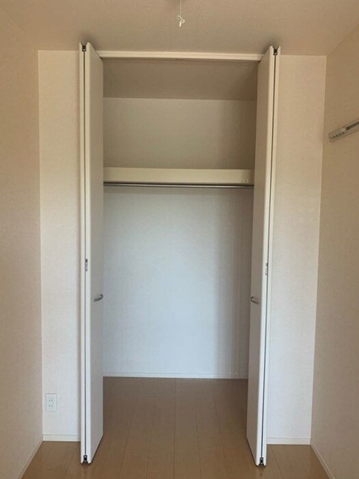 物件内観写真12　(収納)
