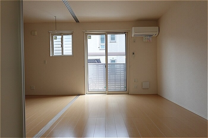 物件内観写真16　(ＬＤＫ～洋室)