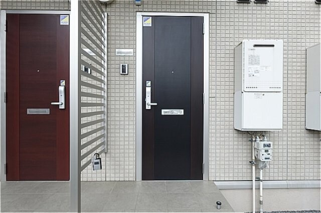 物件内観写真25　(玄関前)