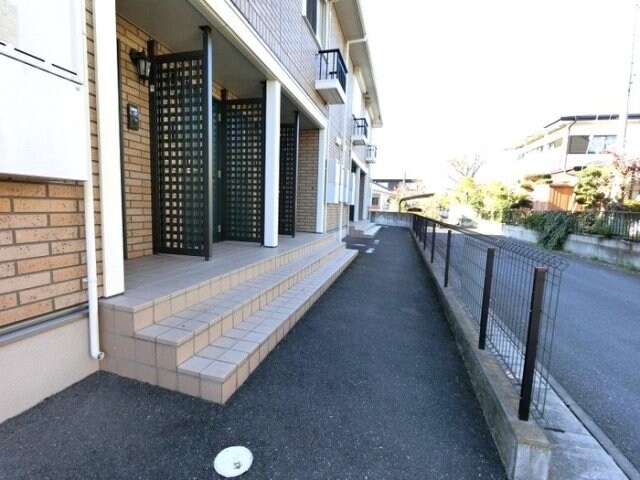 物件外観写真4　(エントランス)