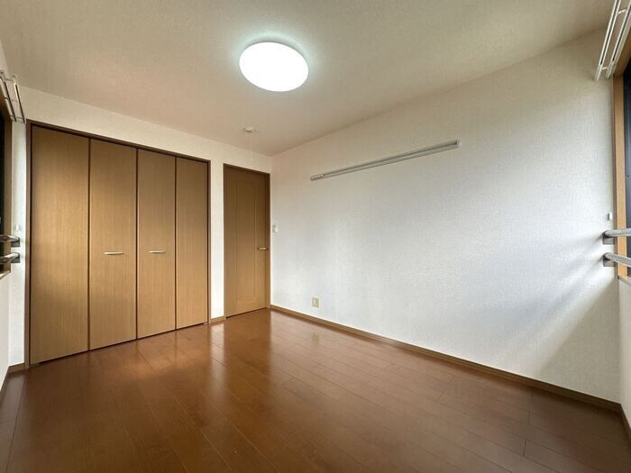 物件内観写真12　(洋室)