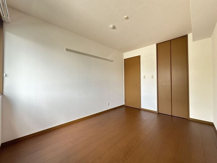 物件内観写真12　(洋室)