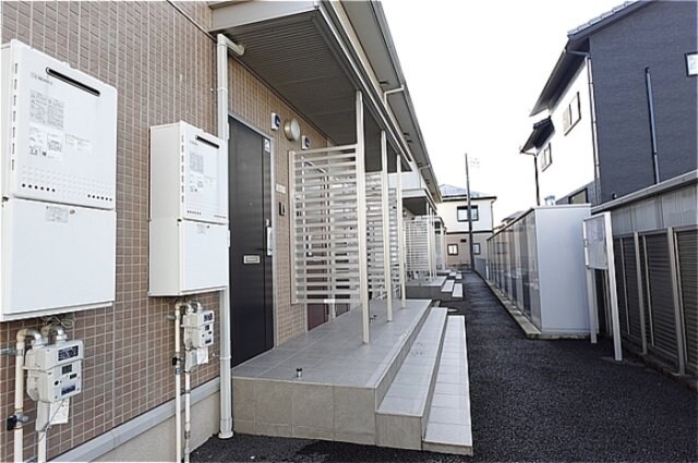物件外観写真4　(エントランス)
