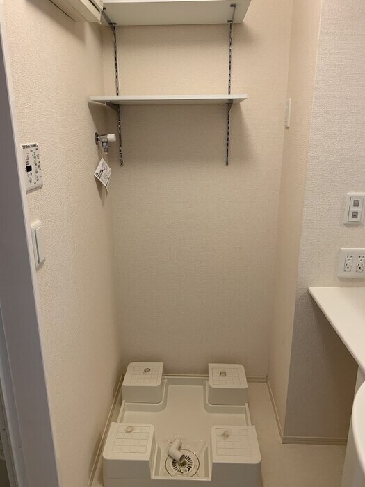 物件内観写真17　(洗濯機置き場)