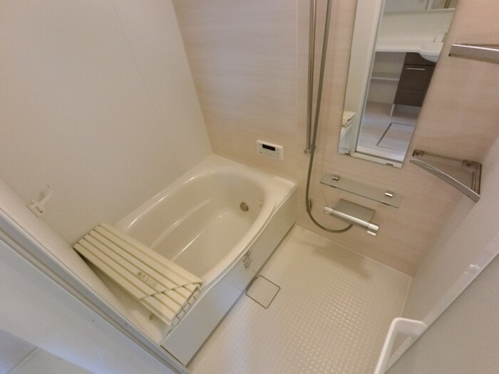 物件内観写真8　(換気暖房乾燥機付き浴室)