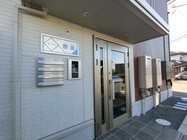 物件外観写真5　(オートロックのエントランス)